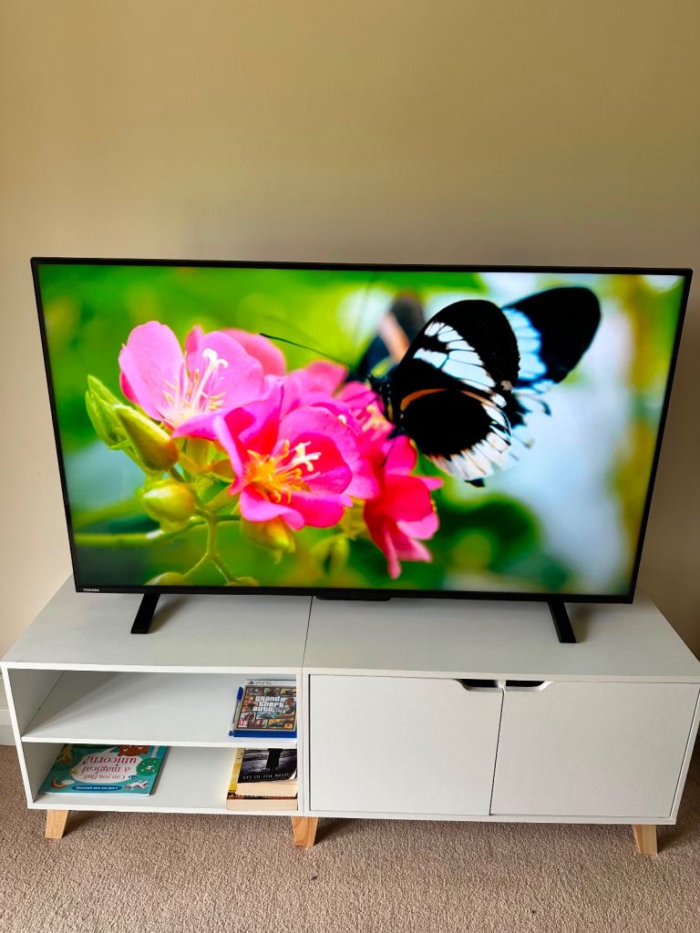 Toshiba 55" 4K Smart TV (55UV2363DB)