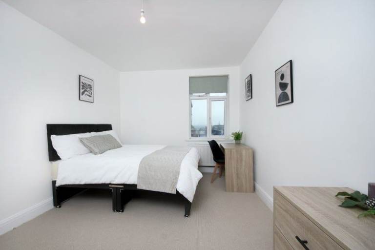 ✨ Fully Refurbished Rooms with Brand New Furniture | 5 Rooms Available | Greenford UB6 9QT 🏡