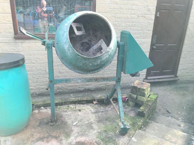 Concrete mixer