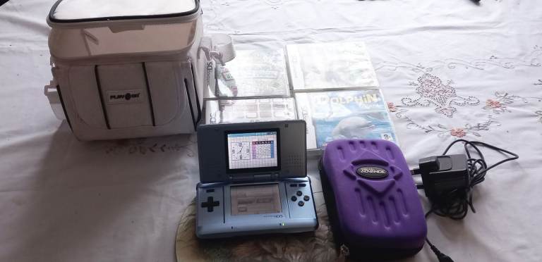 NINTENDO ORIGINAL DS BLUE HANDHELD CONSOLE BUNDLE 