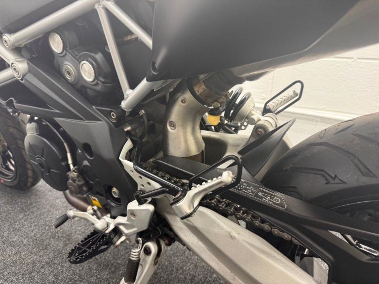 APRILIA DORSODURO 750 ** LOW MILEAGE - JUNE 2026 MOT **