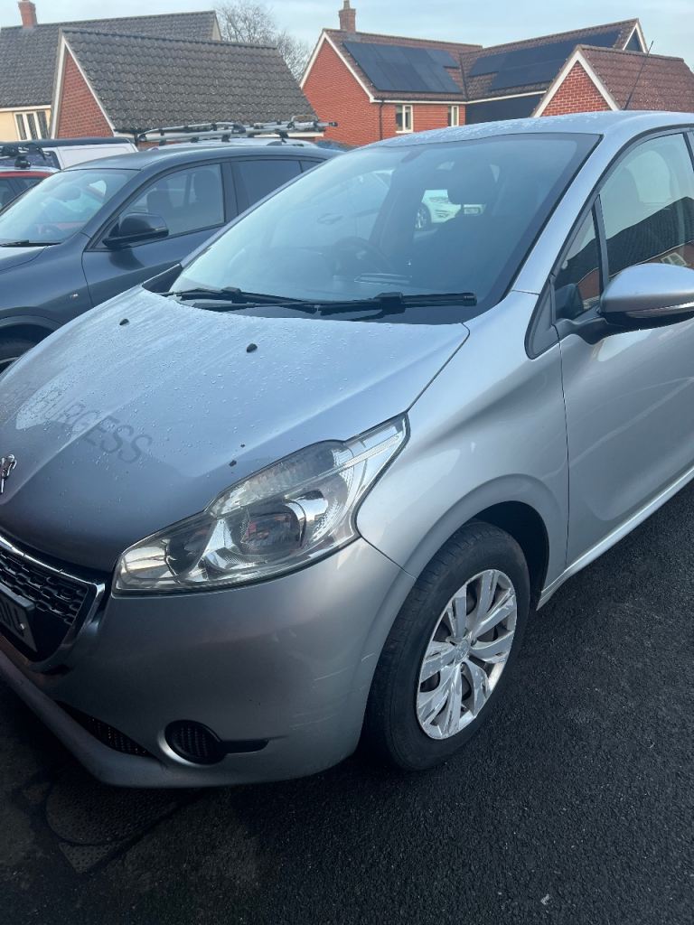 Peugeot, 208, Hatchback, 2015, Manual, 1398 (cc), 5 doors