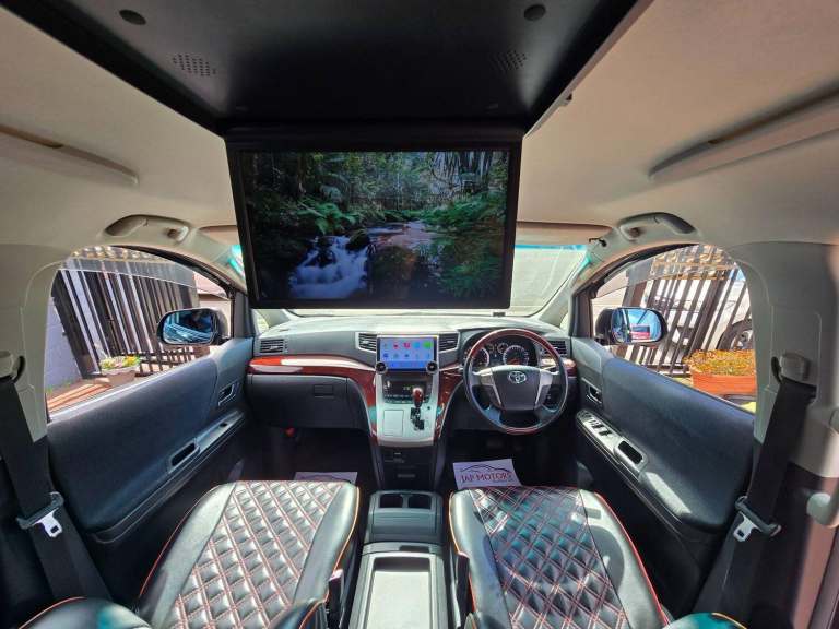 Toyota Alphard 4WD 8 SEATER Petrol Automatic