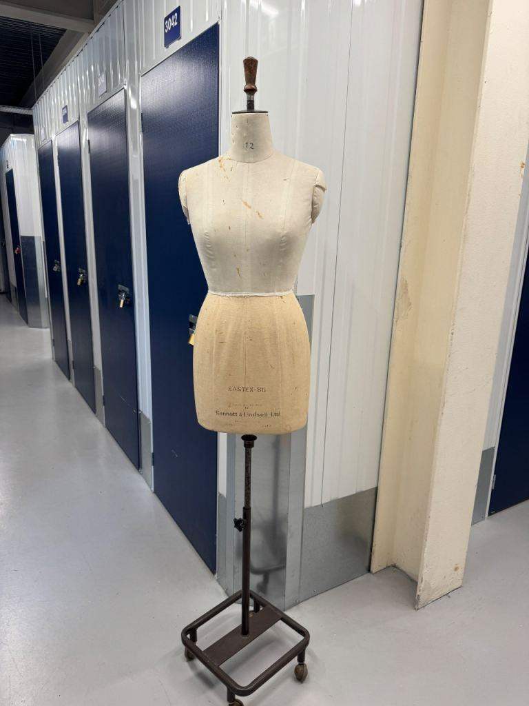 (Stratford) Kennett & Lindsell Dress Form Size 12 / Mannequin