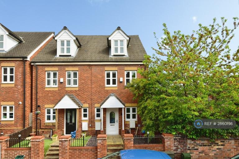 3 bedroom house in Sparrow Terrace, Newcastle, ST5 (3 bed) (#2860198)