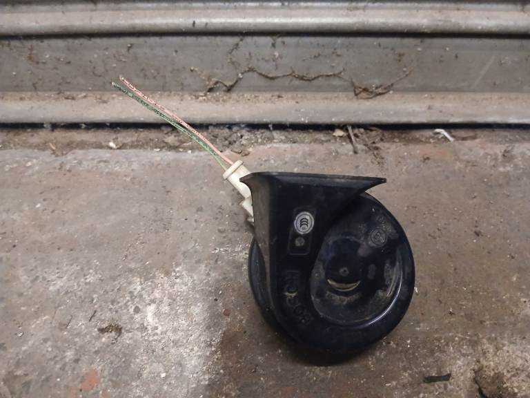 Bosch 12V Low Tone Car Horn 70/3881157 Peugeot 307 Citroen C4 OEM Genuine