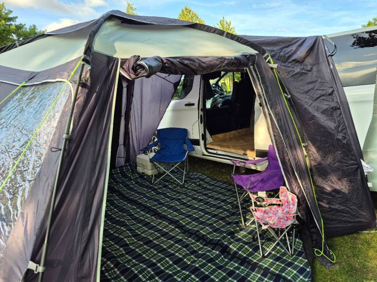 Drive away awning 