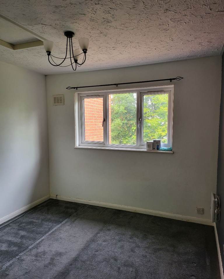 1 Bedroom Mid Terraced House