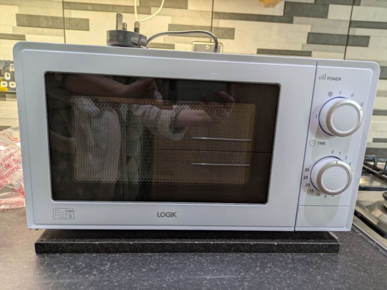 Logik LMW24 white compact microwave 