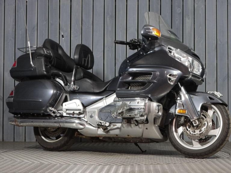 2005 55 HONDA GL 1800 A GOLDWING LUXURY CRUISER TOURING TOURER WING GL1800 - 33k