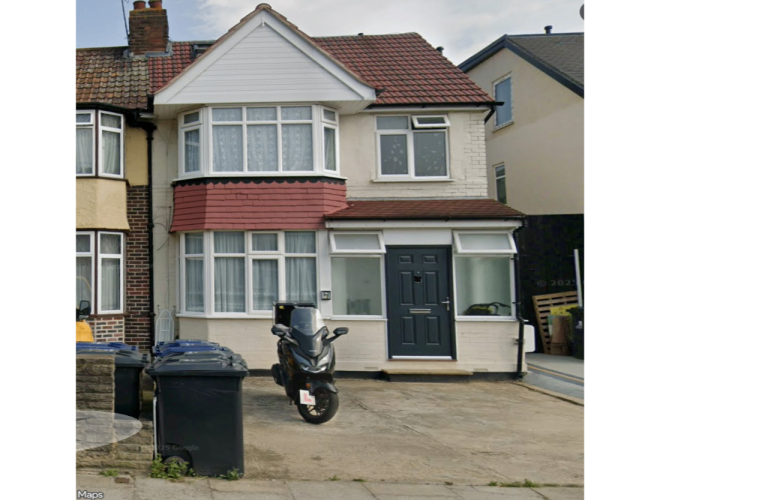 Impressive 3-bedroom first-floor maisonette available to rent in Perivale UB6