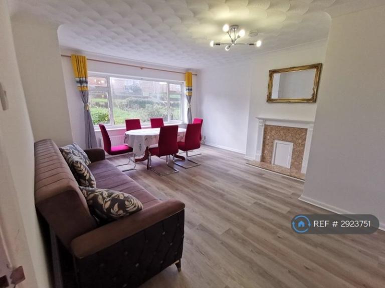 1 bedroom in Jevington Drive, Brighton, BN2 (#2923751)