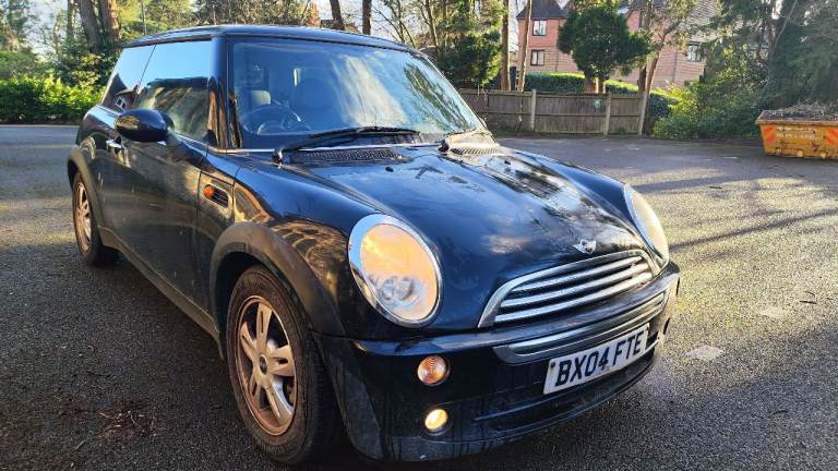 Mini Cooper (July MOT)