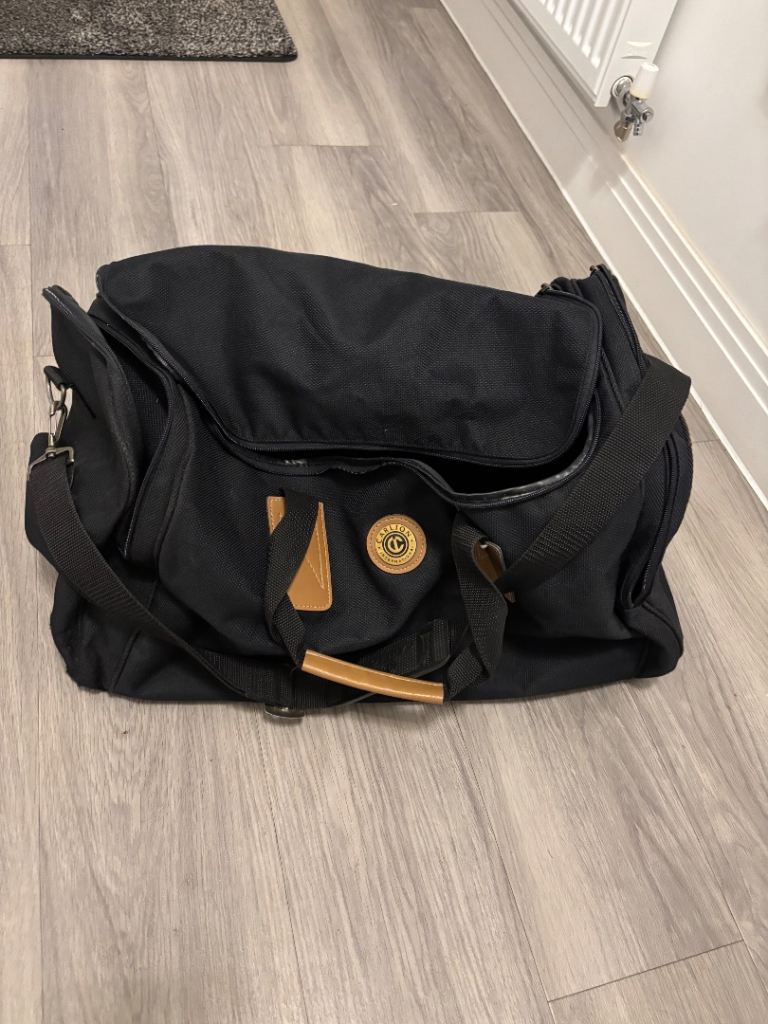 Black Holdall Travel Bag