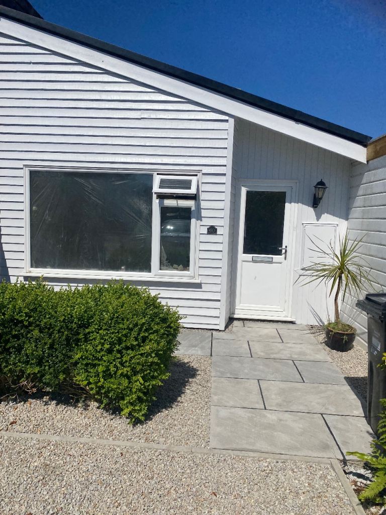 1 bedroom bungalow - Mount Hawke 