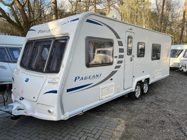 BAILEY PAGEANT LIMOUSIN - 2010 - FIXED BED - END WASHROOM - 4 BERTH - MOVERS - 