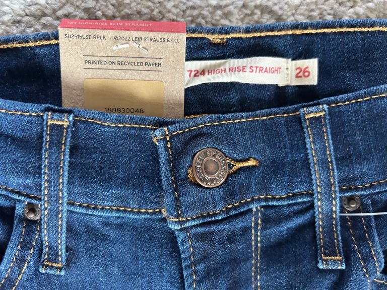 Levi’s 724 high rise slim jeans