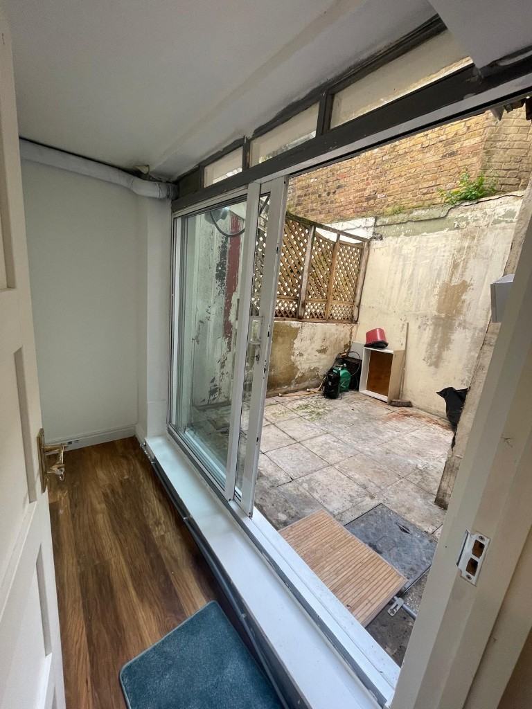 SMALL  DOUBLE ROOM GREAT WESTERN ROAD, W9 - ALL BILLS EXCEPT ELEC