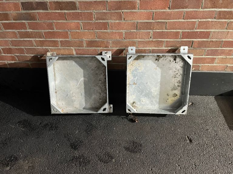 Block paving manhole covers 