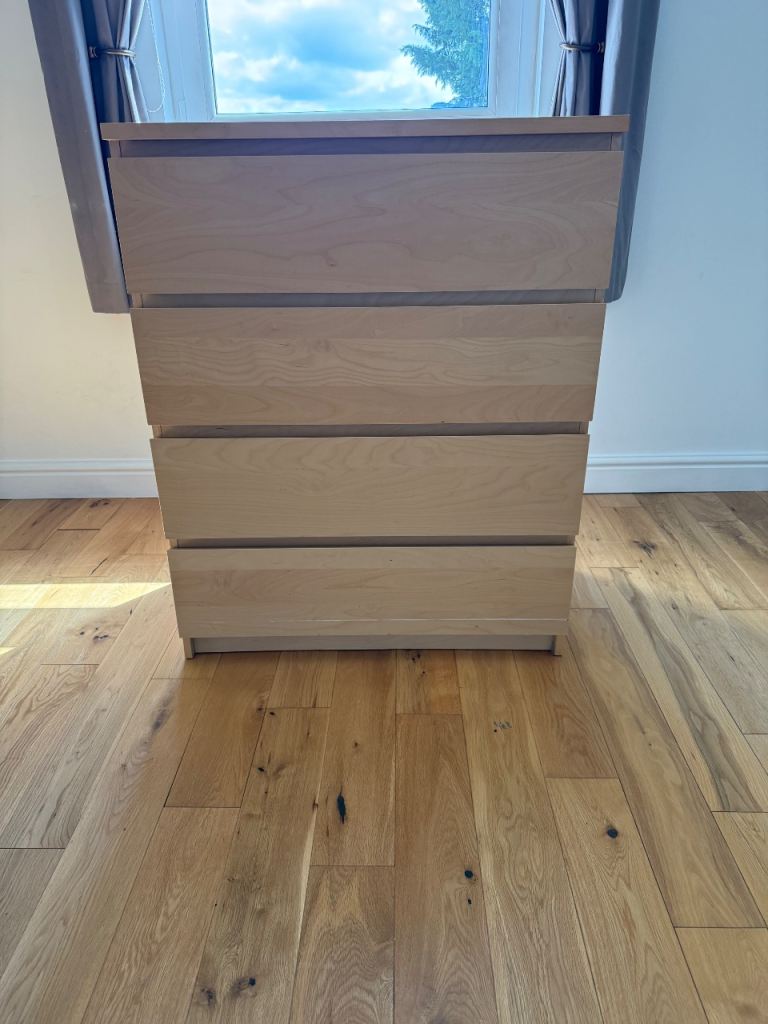 Chest of drawers 