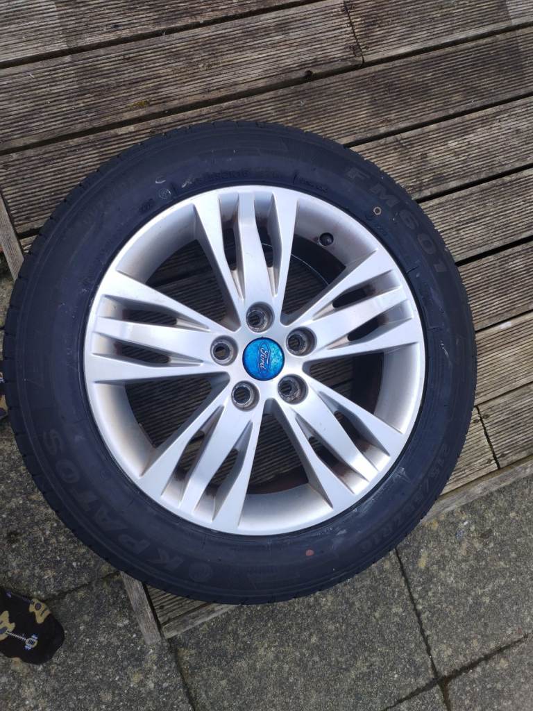 Ford Focus 2012 alloy wheel brand new 215/ 55/ 16 tyre