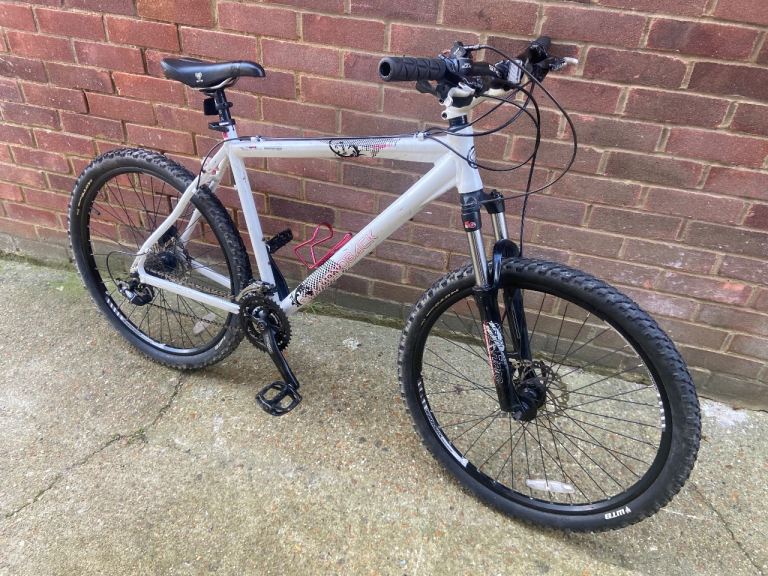 Adults Aluminium Diamondback Response 24 Sp MTB Hydraulic Disc Brakes 