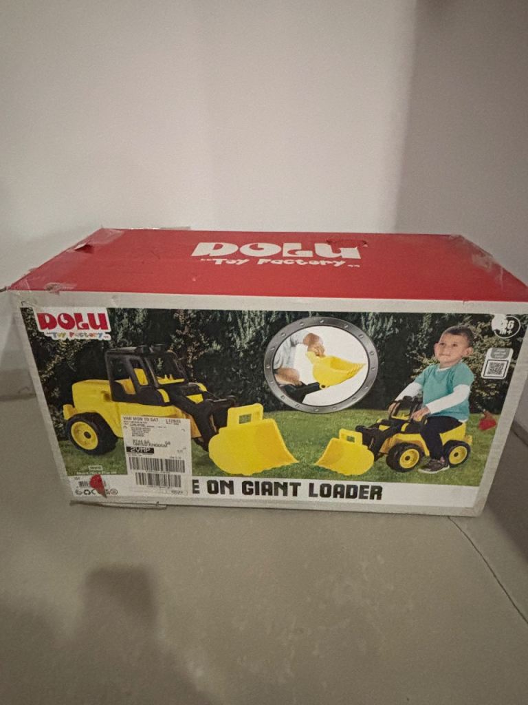 Ride on boys giant loader 