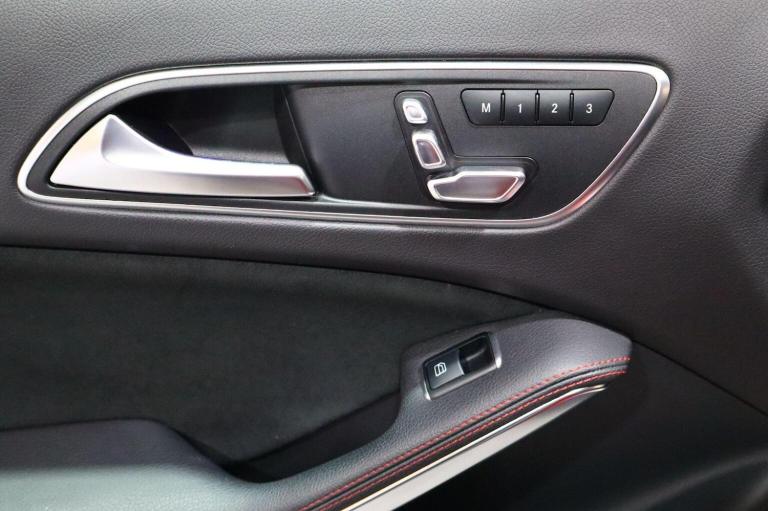 MERCEDES-BENZ GLA CLASS 2.1 GLA220d AMG Line (Premium Plus) 7G-DCT 4MATIC Euro