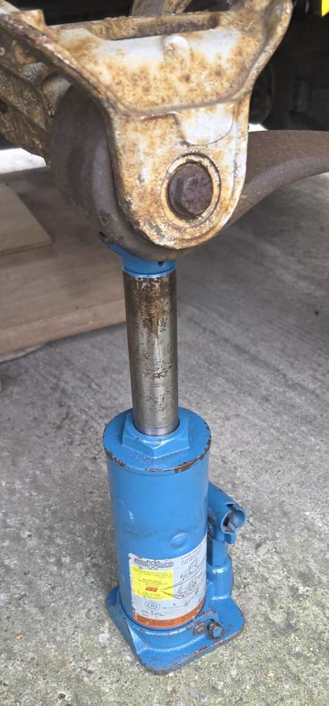WEBER_HYDRAULIK- 2.6T jack -NO HANDLE-made for Sprinter. READ DESCRIPTION PLEASE.