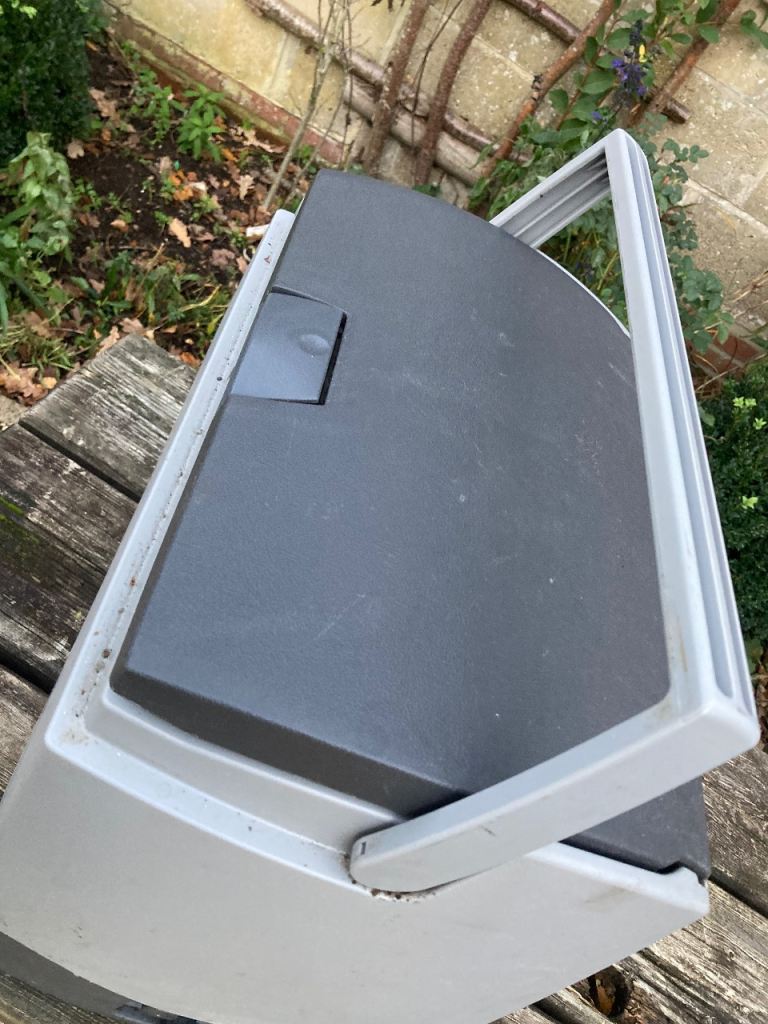 Dometic 12v fridge