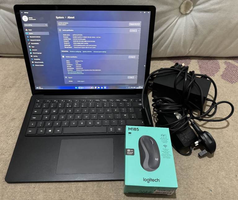 Black Microsoft Surface Laptop 3 i5-1035G7 8GB 256GB SSD W11 Pro + Docking Station + Charger + Mouse