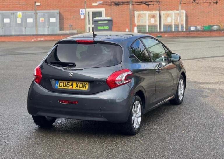2014 Peugeot 208 1.2 VTi Style 3dr HATCHBACK PETROL Manual