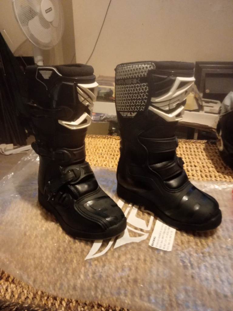 Motorcross boots youth size 4