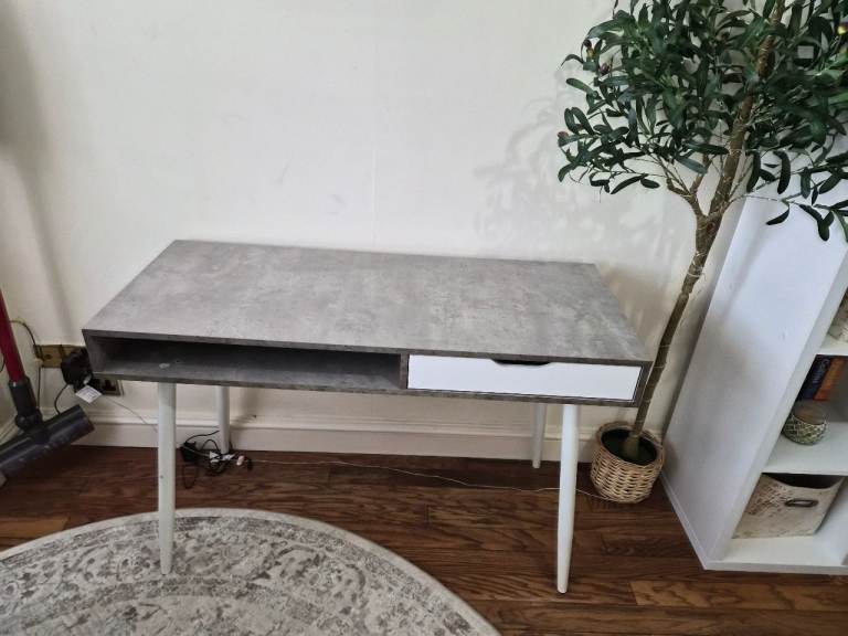 Argos Modern Grey Desk with Drawer – Good Condition