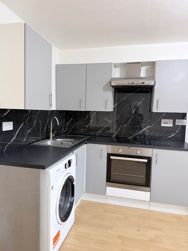 Modern Furnished 1-Bed Flat | 0.4miles to Elizabeth Line Forest Gate E7 | Available Now