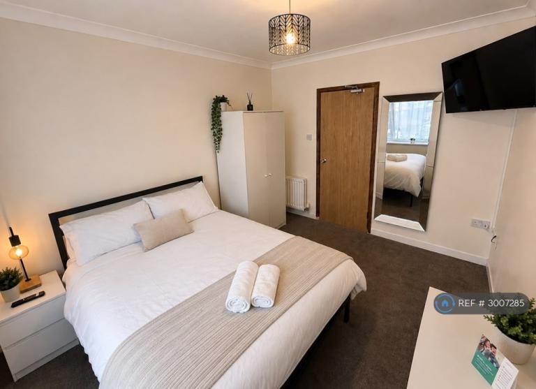 1 bedroom in Margate Road, Ramsgate, CT12 (#3007285)