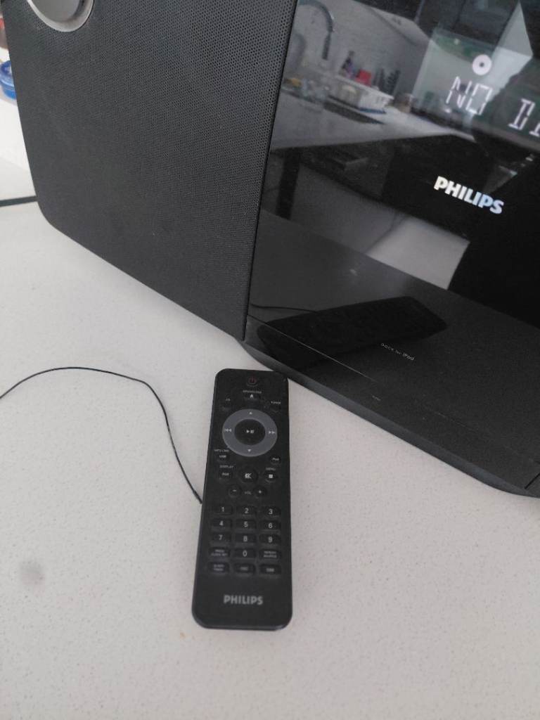 Philips HiFi with CD, radio, ipod, mp3 