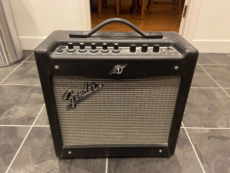 Fender Mustang I V.2 (Perfect Condition)