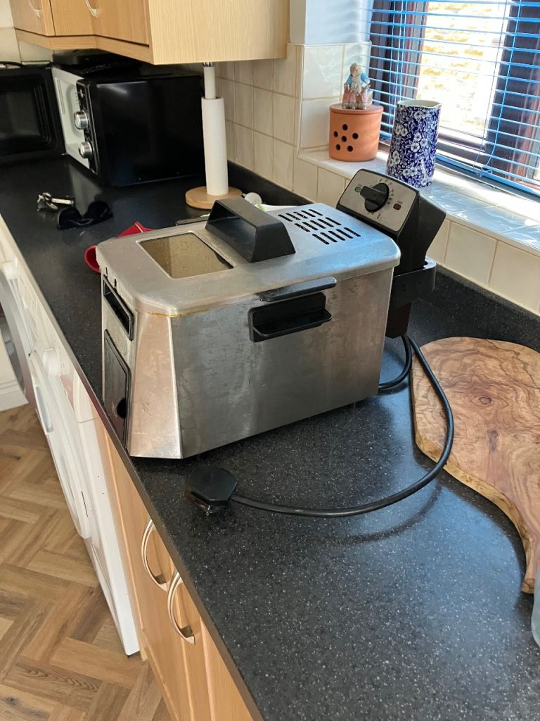 Russell Hobbs Stainless Steel Deep Fat Fryer