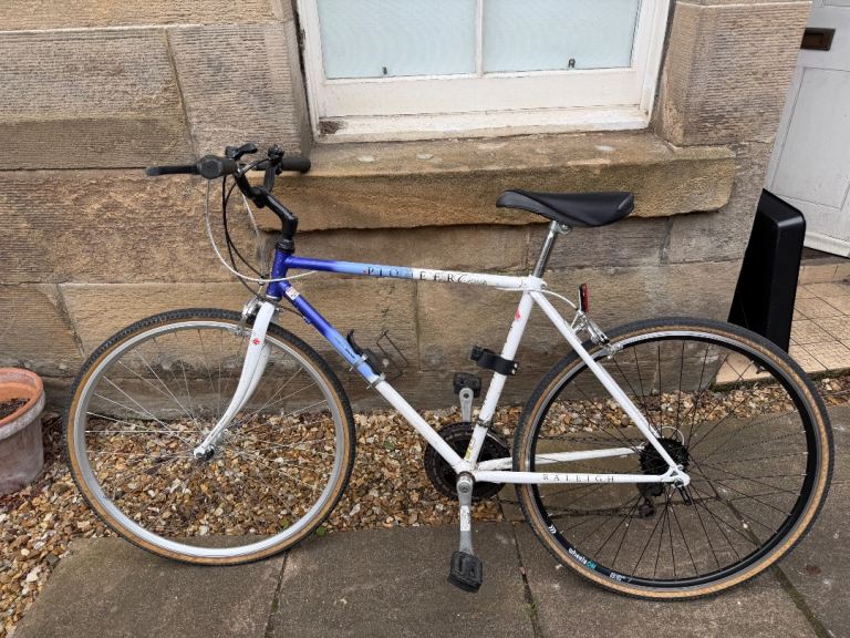 Raleigh Hybrid Bike – White/Blue, Fair Condition