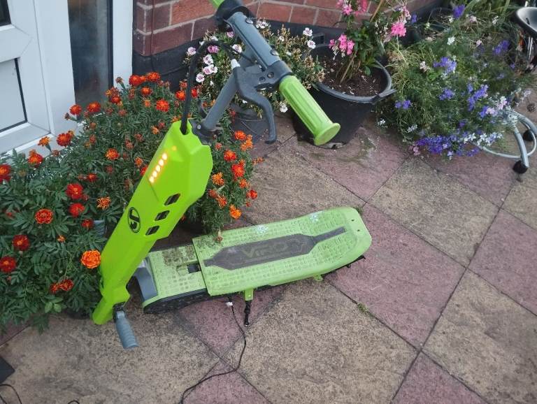 Green Electric Scooter – Good Condition, Ready to Ride