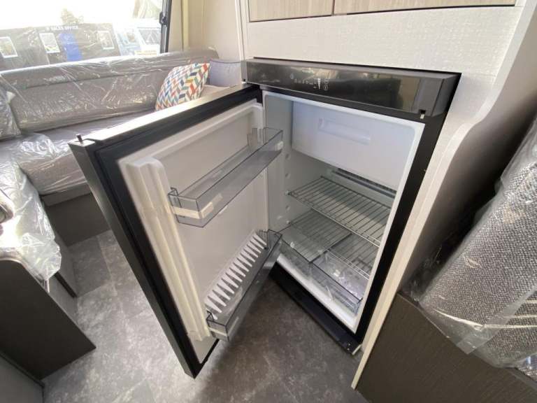 2025 XPLORE XC LITE 4 BERTH TOURING CARAVAN - BRAND NEW!