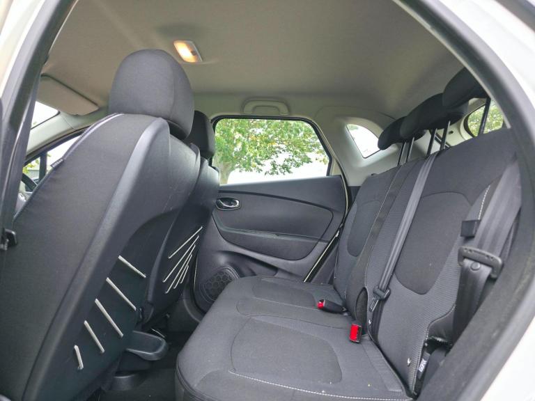 2016 Renault Captur 1.2 TCe ENERGY Dynamique Nav Auto Euro 6 (s/s) 5dr HATCHBACK Petrol Automatic