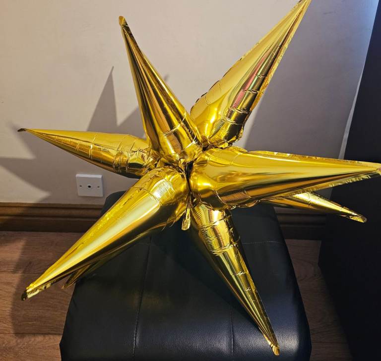 Large 60cm Gold 3D Starburst Balloon – Ready-to-Go Party Decor!