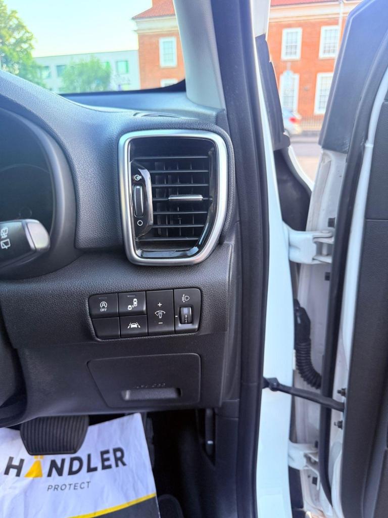 2019 Kia Sportage 1.6 CRDi EcoDynamics+ 4 DCT AWD Euro 6 (s/s) 5dr ESTATE Diesel/Electric Hybrid ...