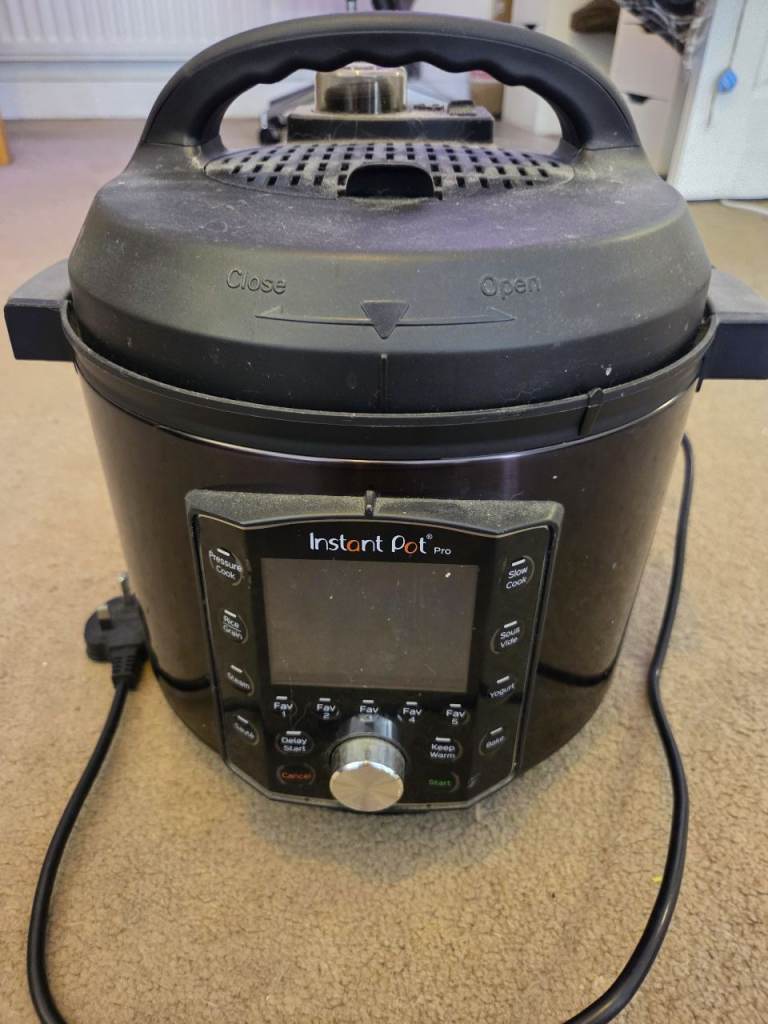 Instant Pot Pro Electric Pressure Cooker