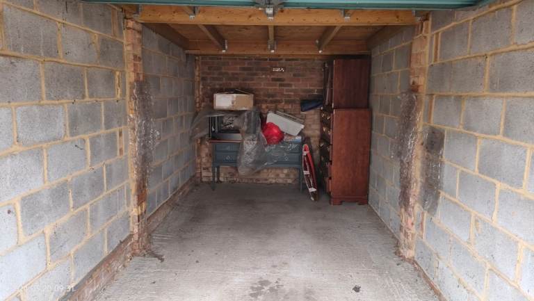 Garage to rent