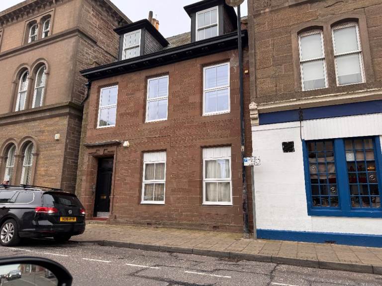 RELISTED: Available immediately: 2-Bed, Second Floor flat in Arbroath