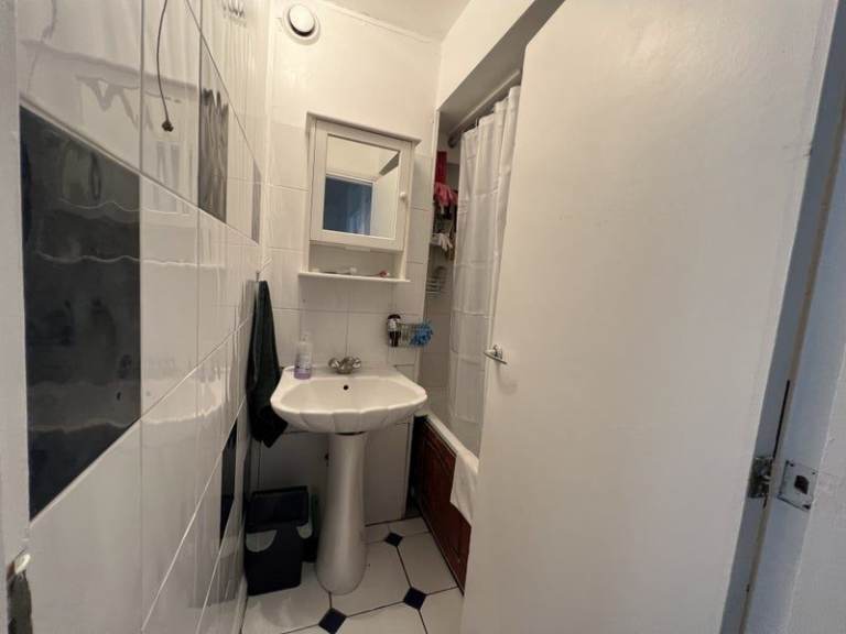 SINGLE ROOM OXFORD GARDENS LADBROKE GROVE NORTH KENSINGTON W10