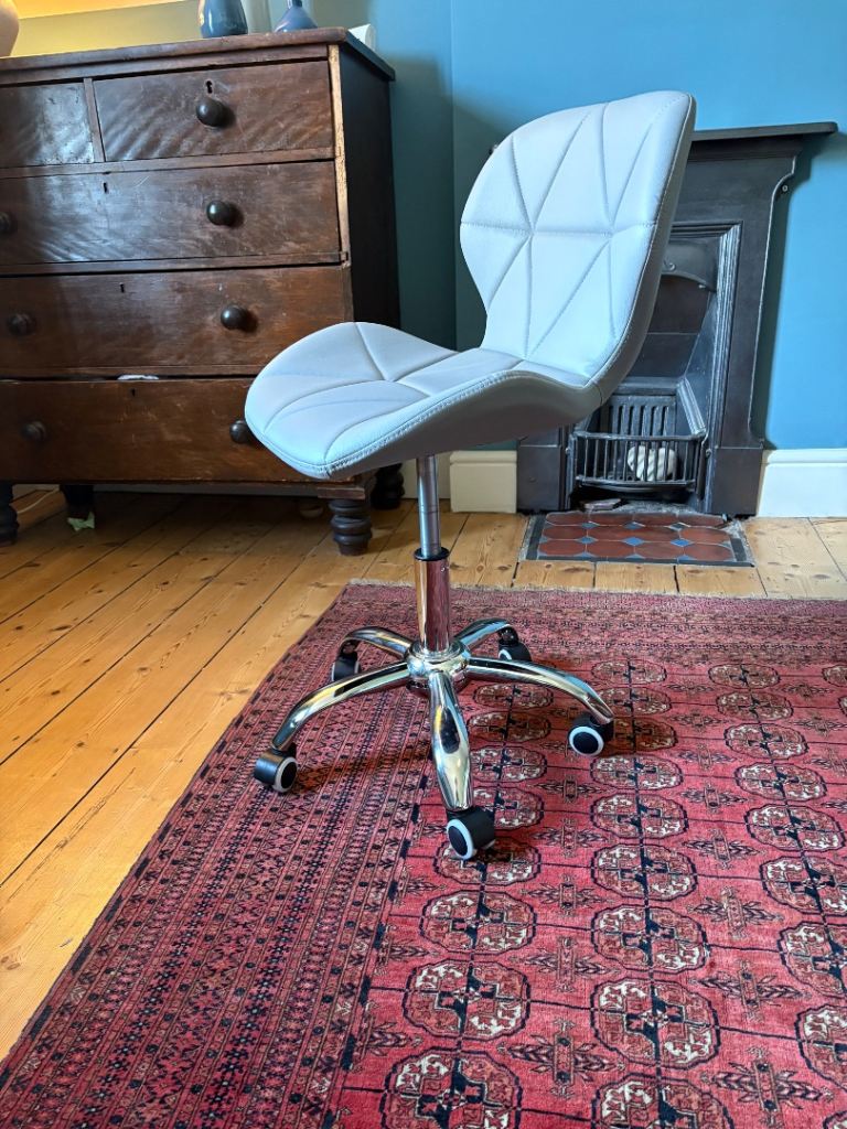 Desk chair